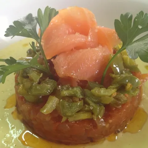 Salmon tartare